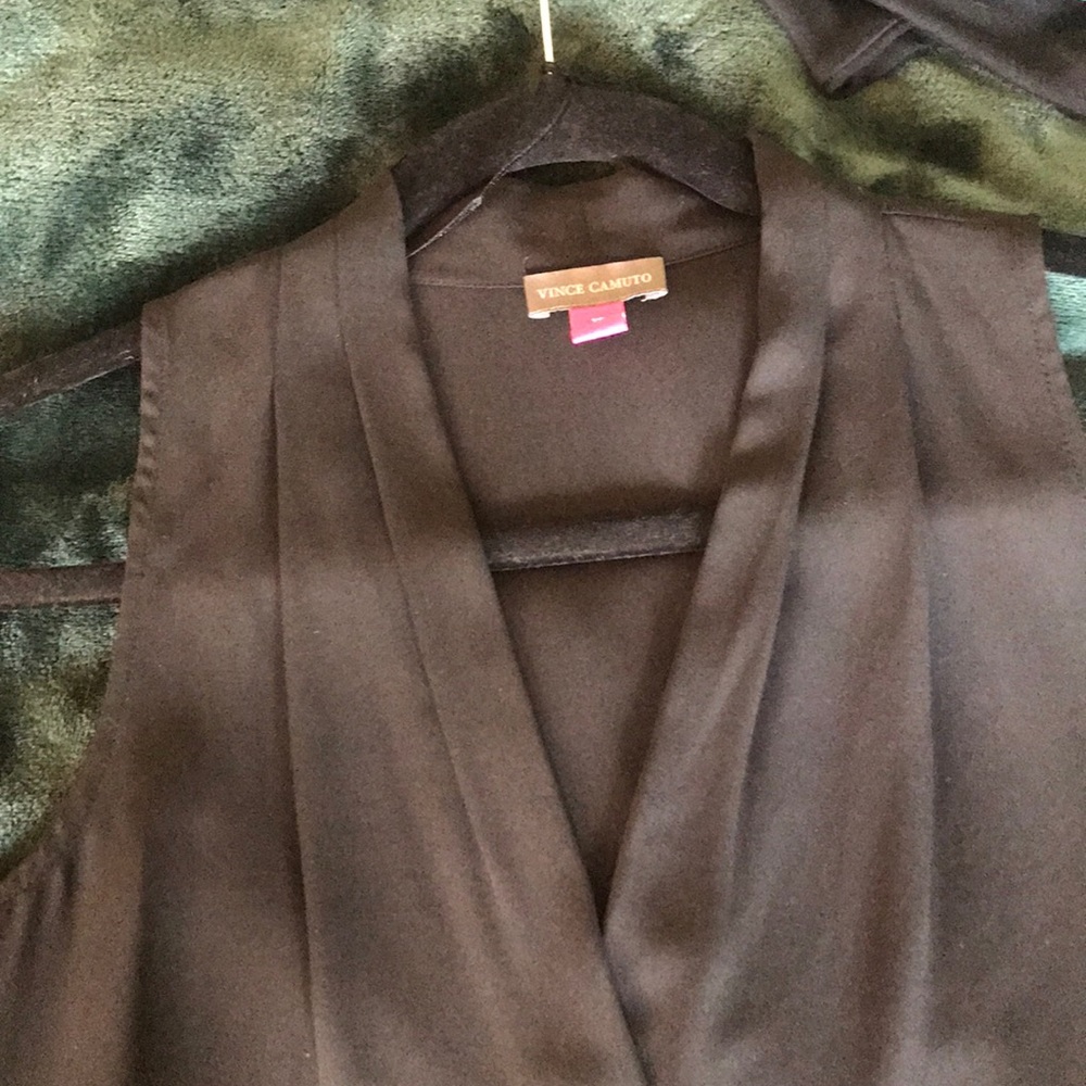 🚚MOVING SALE🚚 EUC Vince Camuto | Inverted Pleat Blouse ✨MOST OFFERS ACCEPTED✨ - Picture 5 of 5
